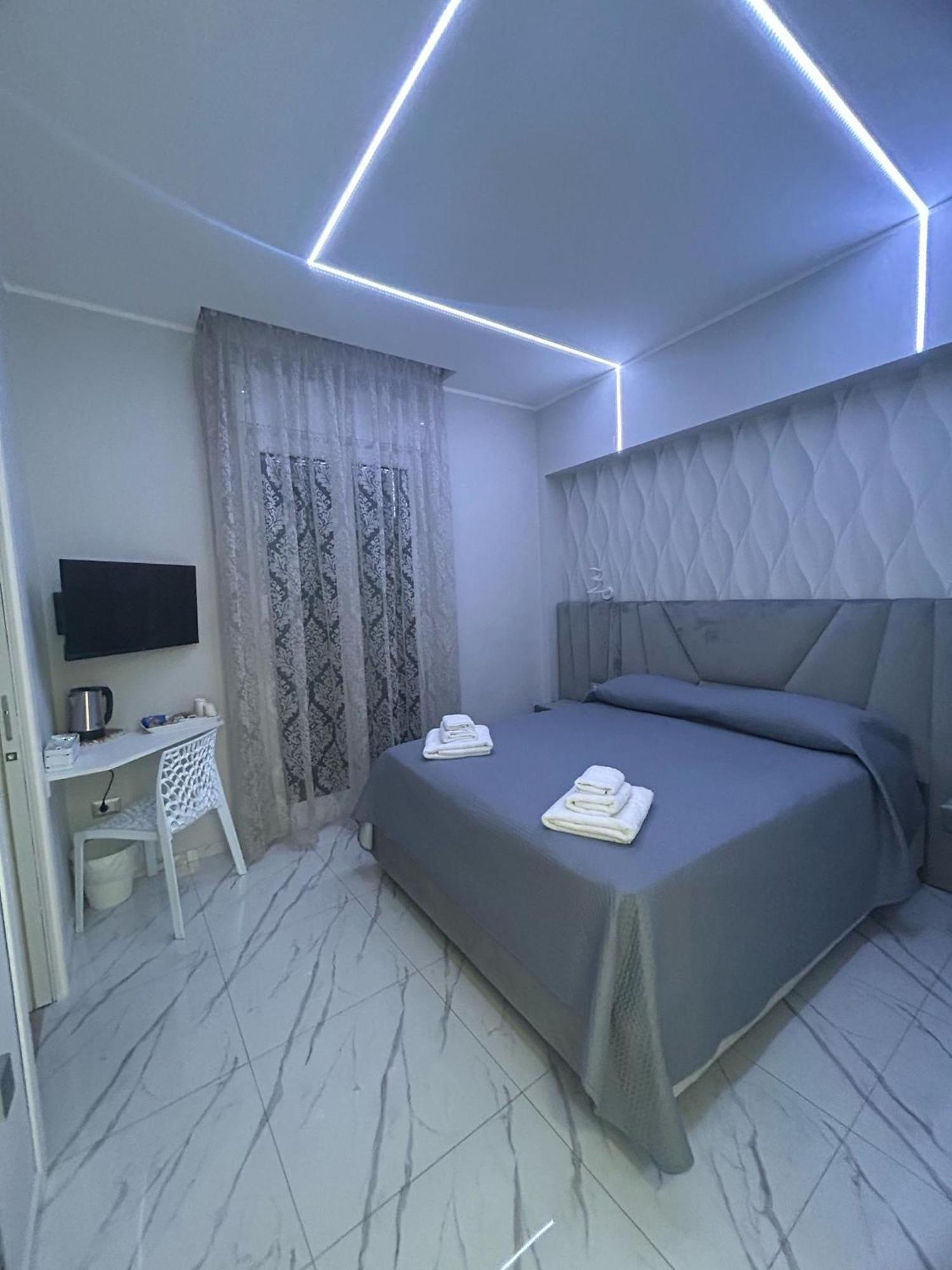 Bebsantaniellohouse1 Bed & Breakfast Naples Luaran gambar